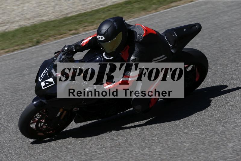 /15 22.05.2026  Plüss Moto Sport  Discover the Bike ADR /Gruppe rot - Race 3/34